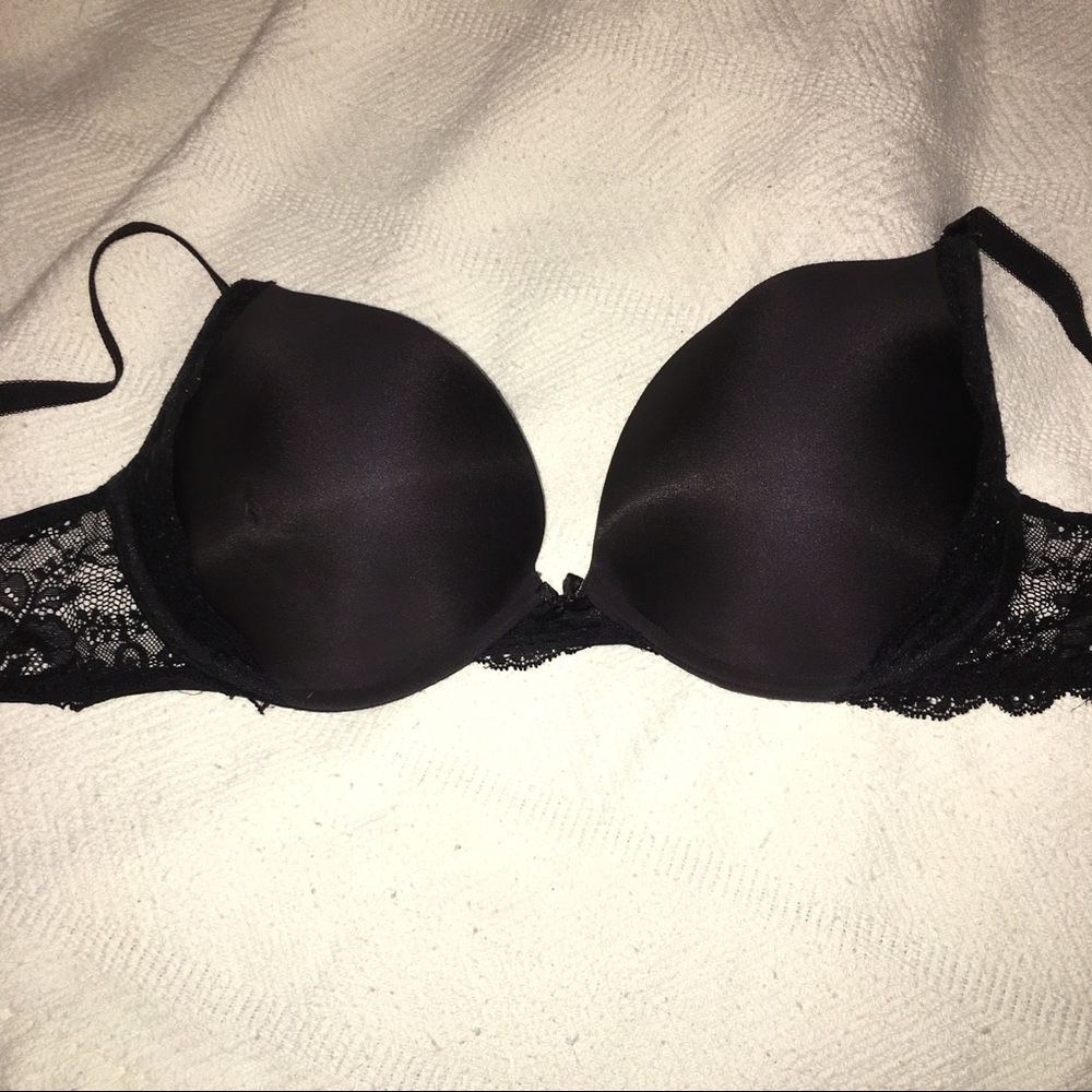 Black lace push-up
